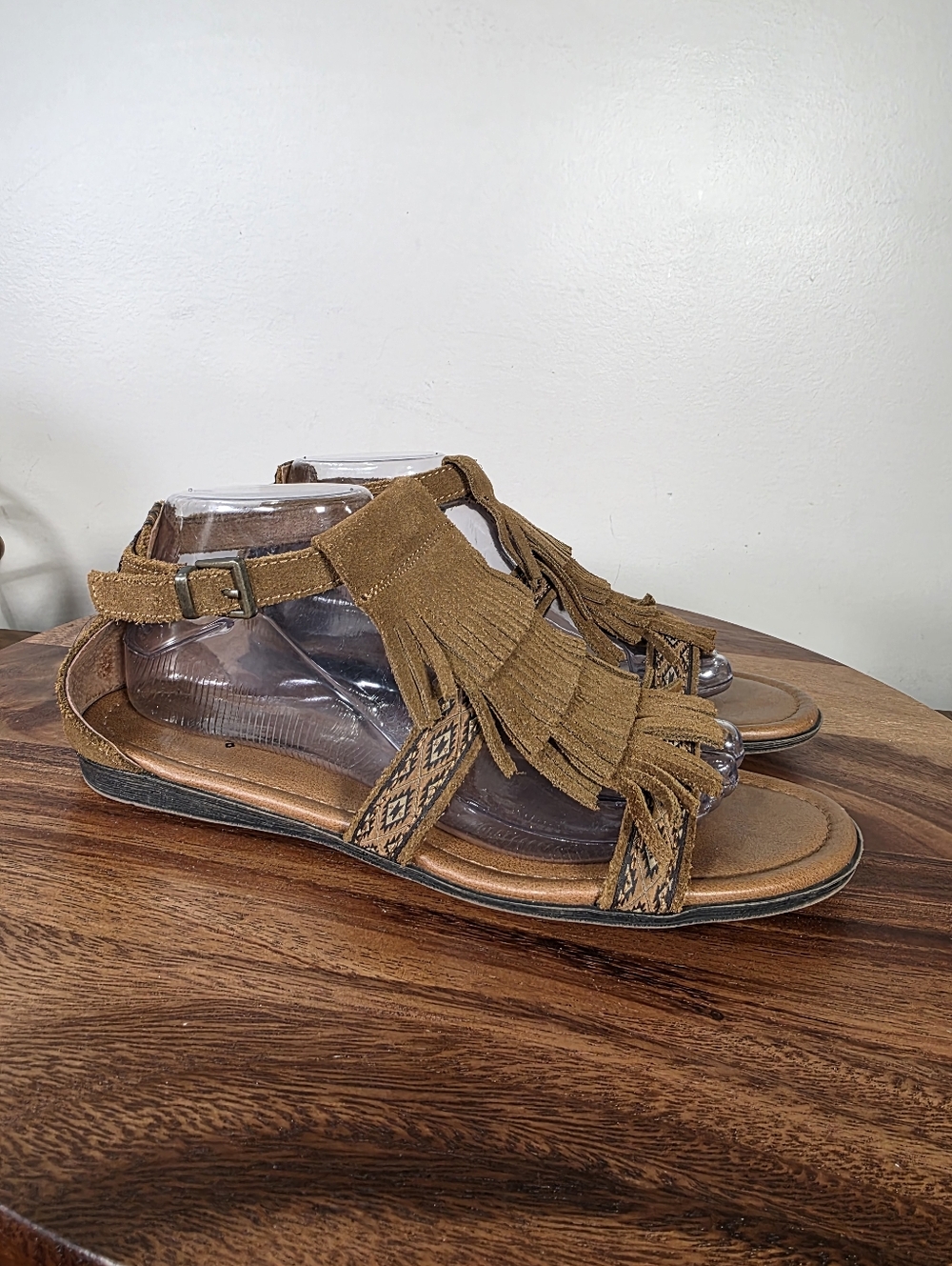 Minnetonka Maui Passport Fringe Suede Sandals - Brown Tribal Boho Size 9 - Picture 3 of 13
